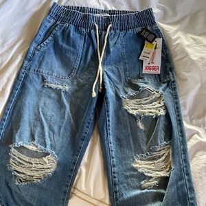 NWT “Jogger” Distressed Jeans